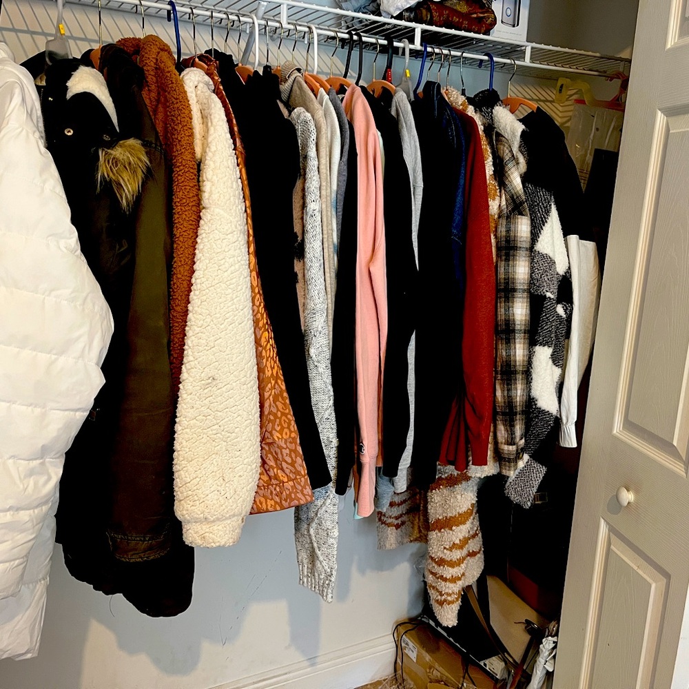 27 item bundles wRdrobe of sweaters cardigan and heavy coats jackets